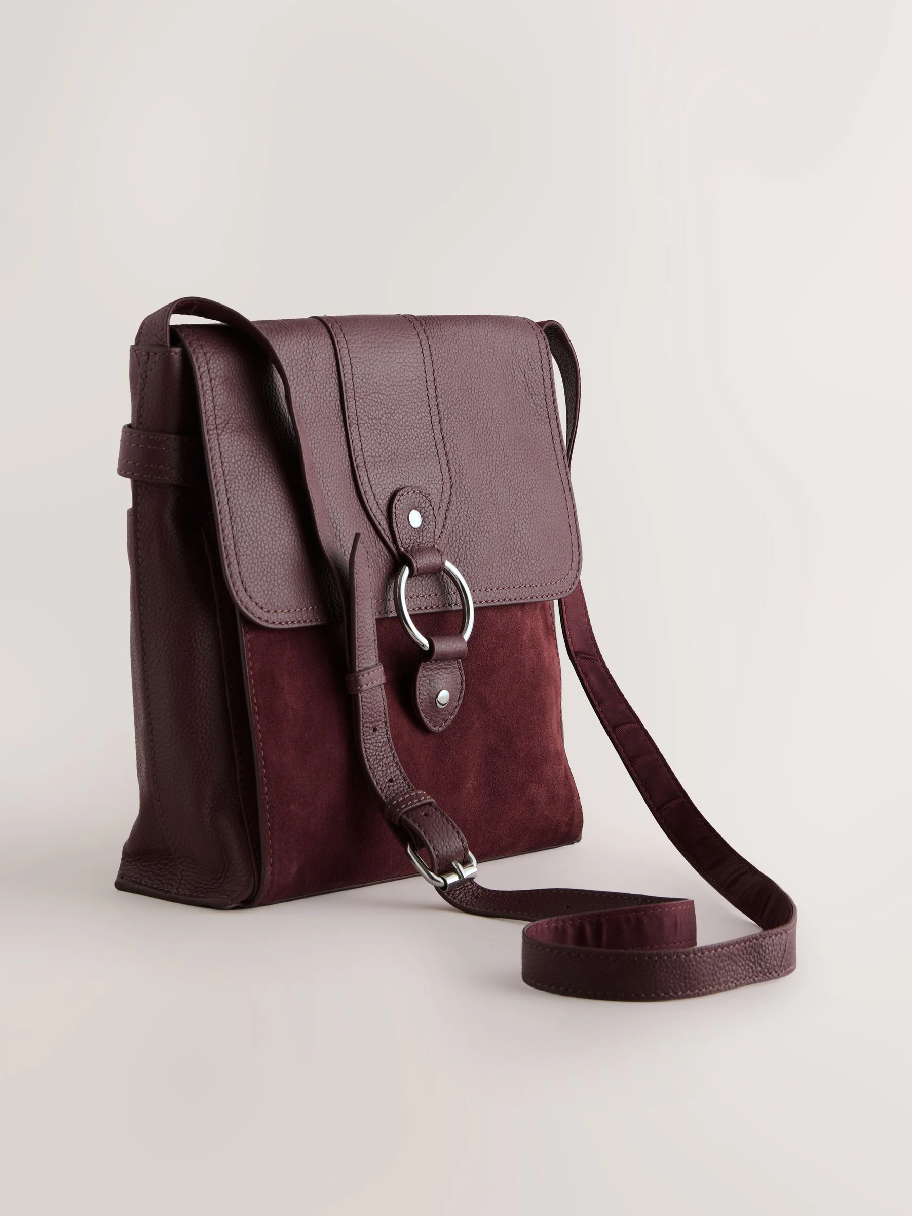 Bordeauxrood - Leren messenger-tas met vak