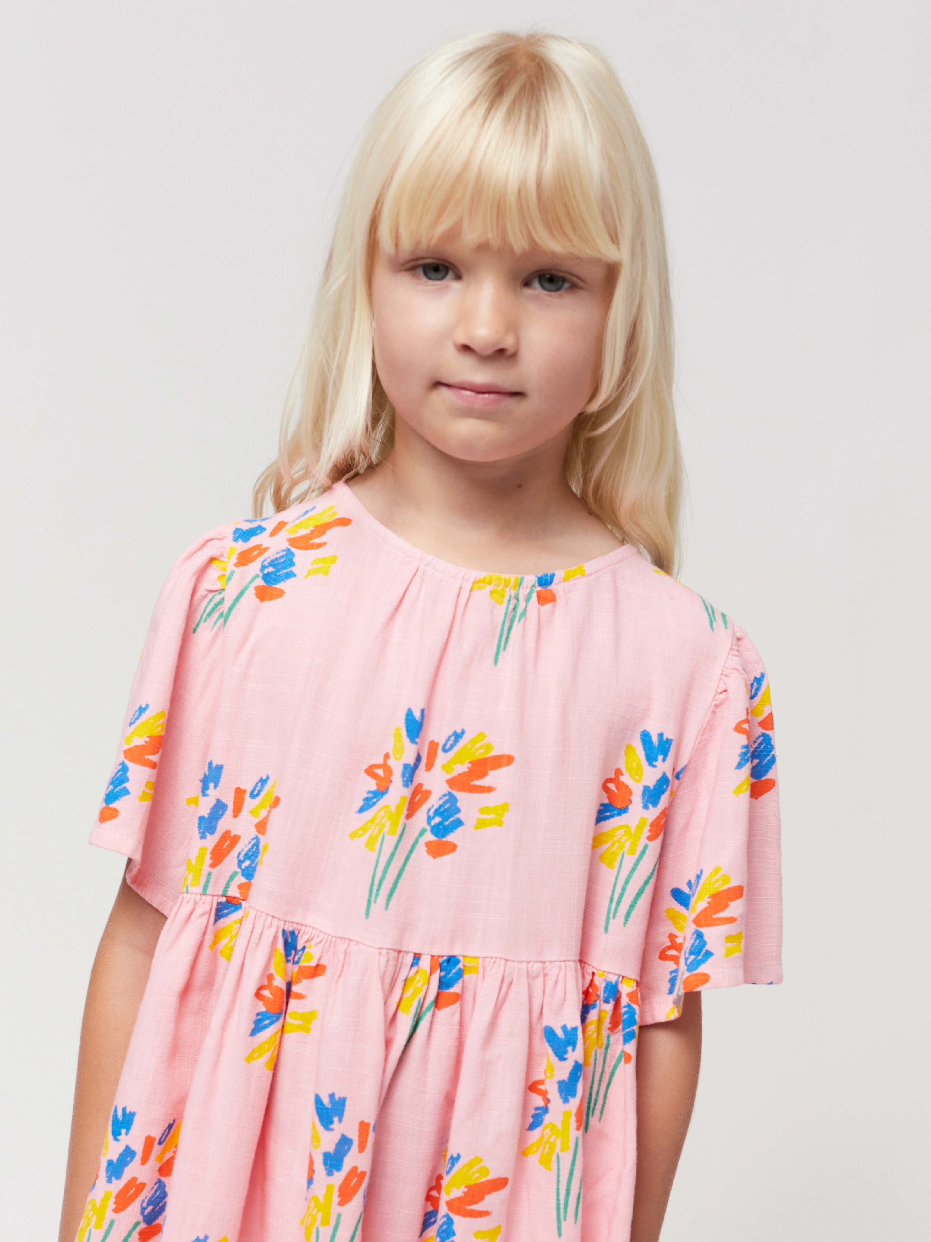 Kurzarm-Kleid FIREWORKS AOP in rosa
