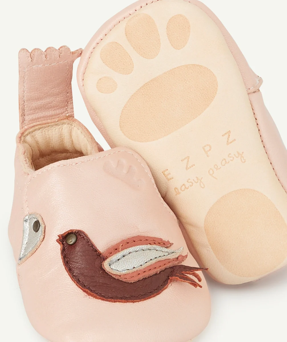 EASY PEASYCHAUSSONS EN CUIR ROSE AVEC OISEAU