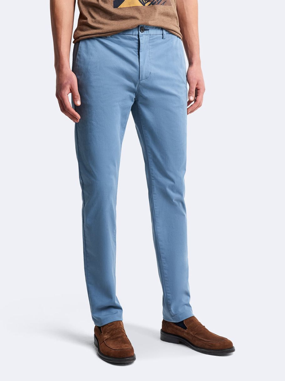 Chino slim en coton élasthane uni
