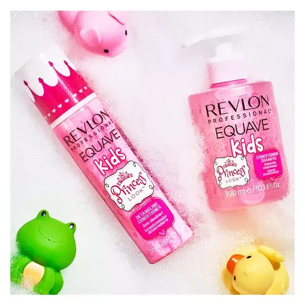 Revlon Professional Equave Kids™ Shampoo Desembaraçante Hipoalergênico com Aroma de Morango 300ml