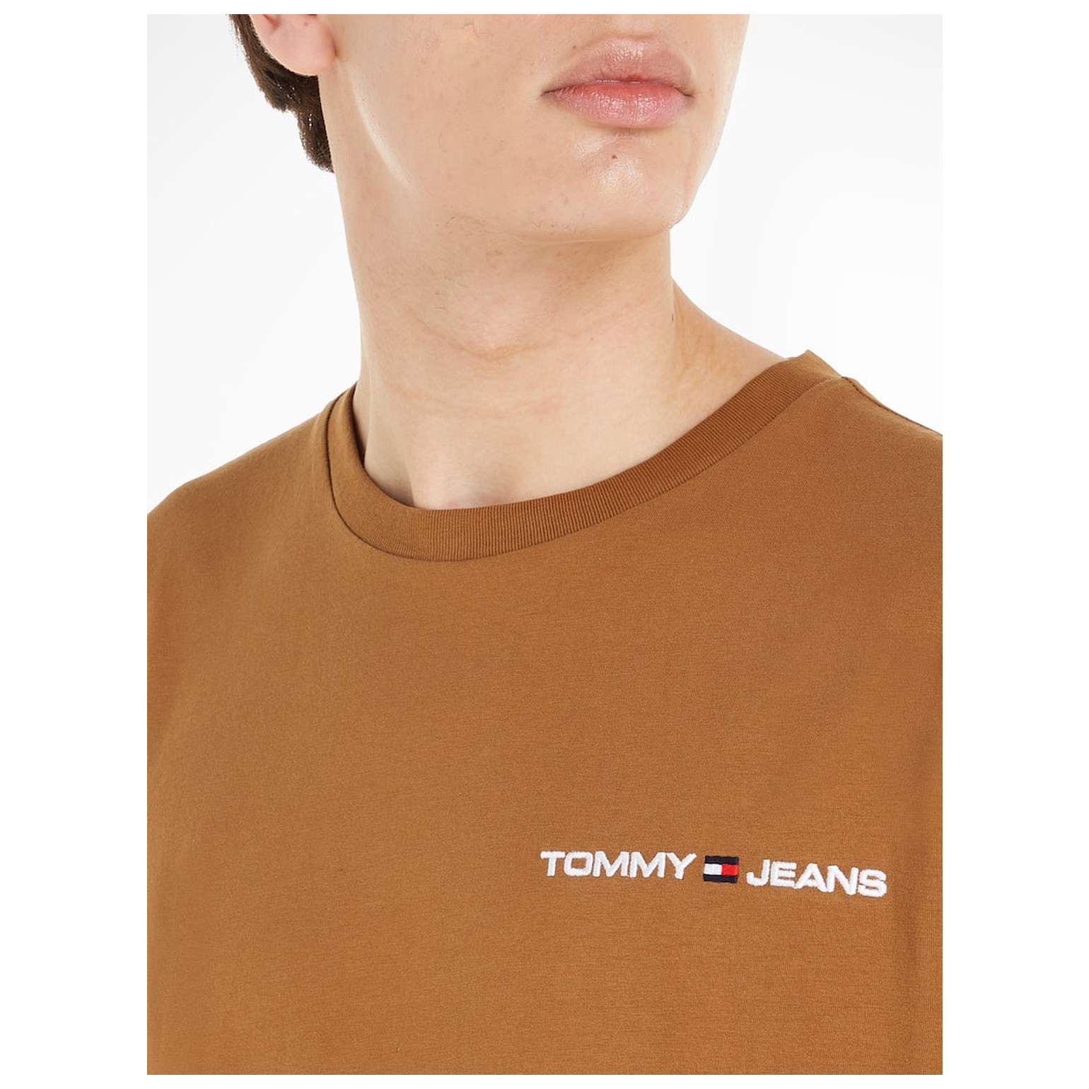 Tommy Jeans TJM CLSC LINEAR CHEST TEE