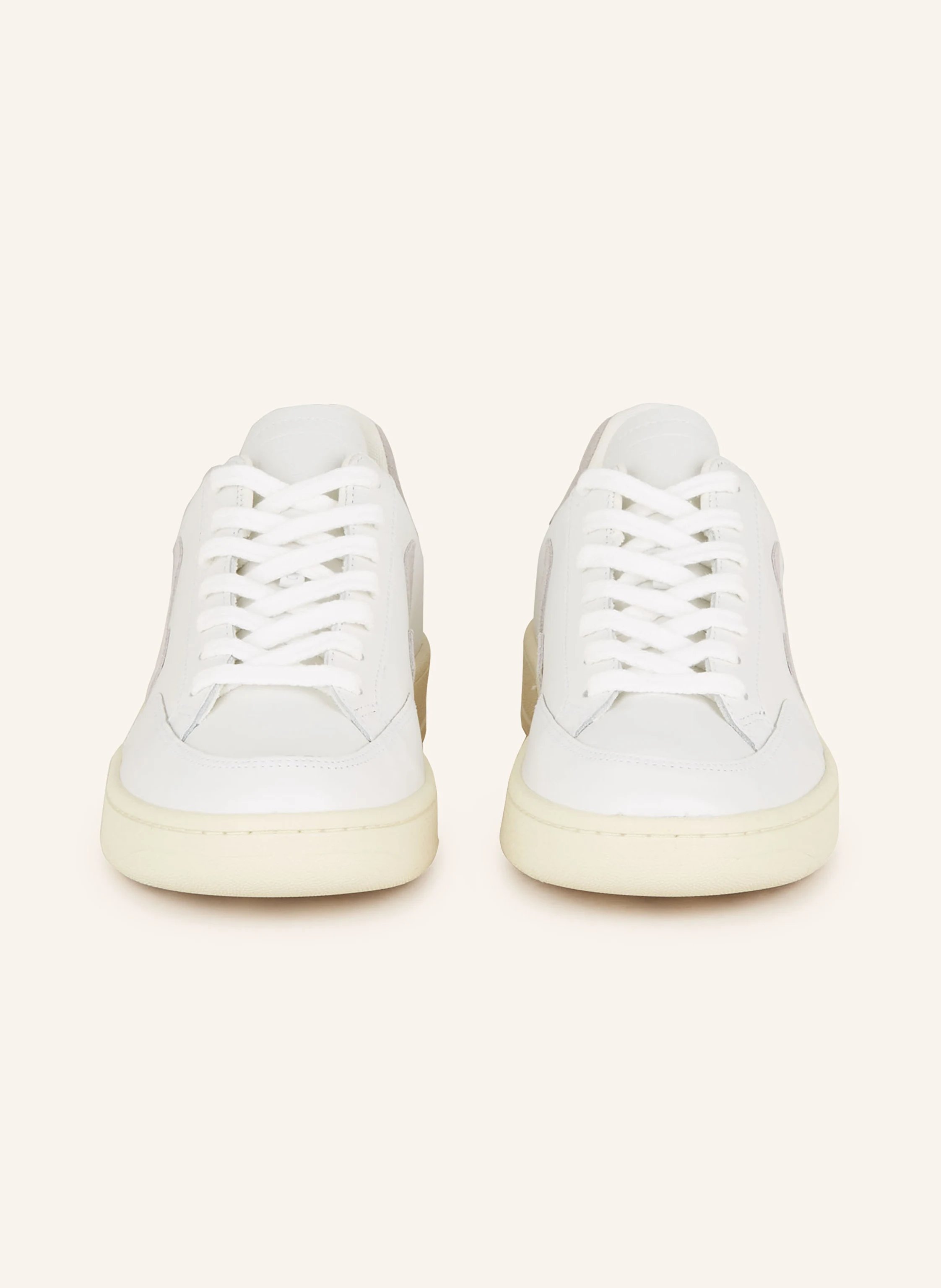 VEJA Sneaker V-12