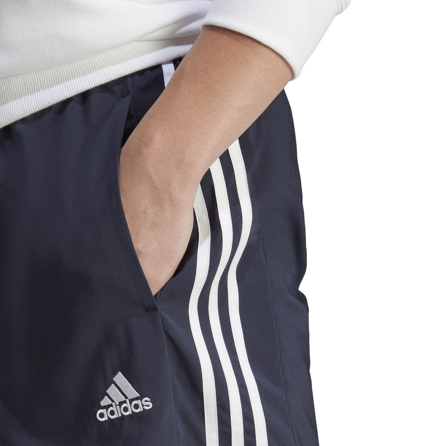 adidas  Essentials Chelsea 3-Stripes Short