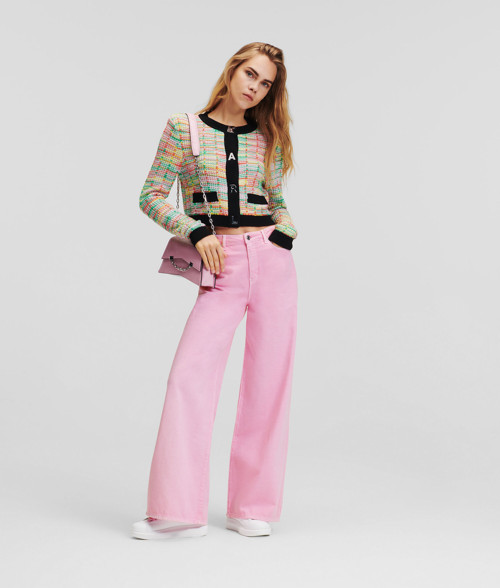 JEAN LARGE À TAILLE HAUTE