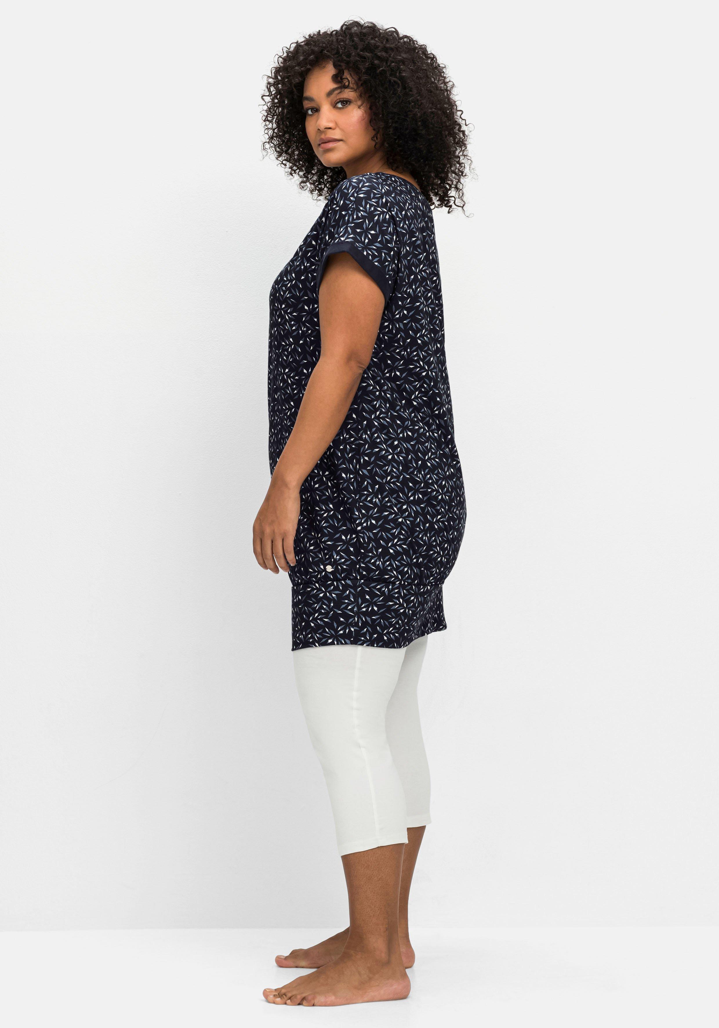 Relax-Shirtkleid mit Alloverdruck und breitem Saum