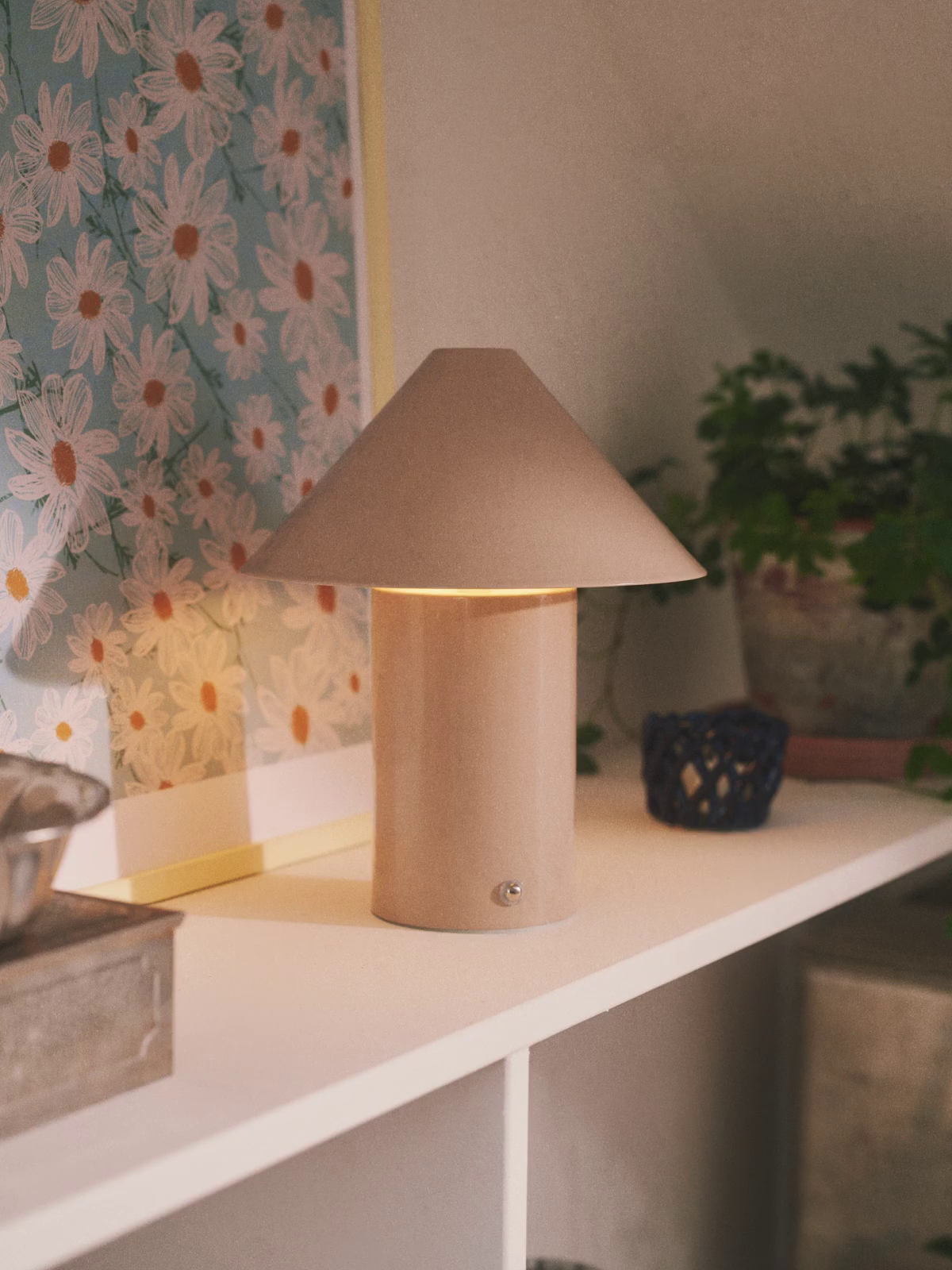 Bordlampe | Jern. Ø18 x 21,5 cm. Med USB. | Dusty Green