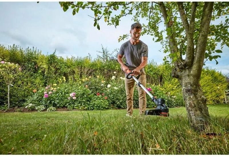 Black & Decker - PowerCommand Pivotant - Grastrimmer - Oranje - Accu 36 V - Ø 33 cm