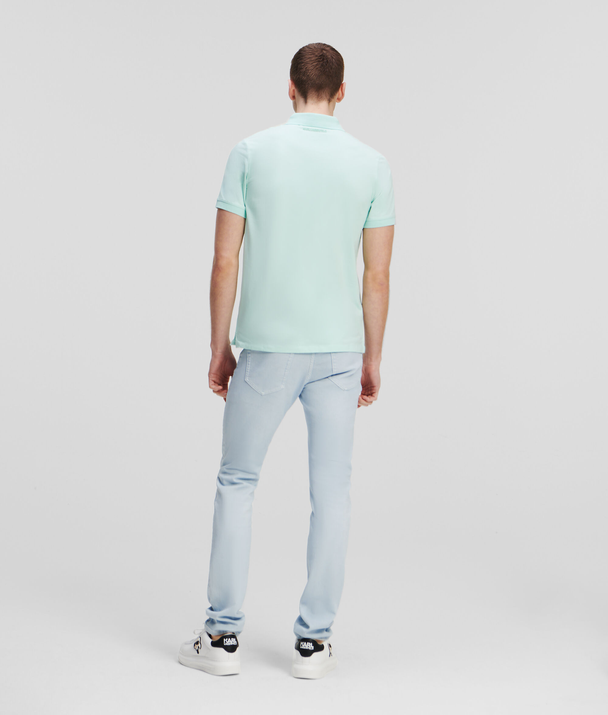 Polo à logo ton sur ton