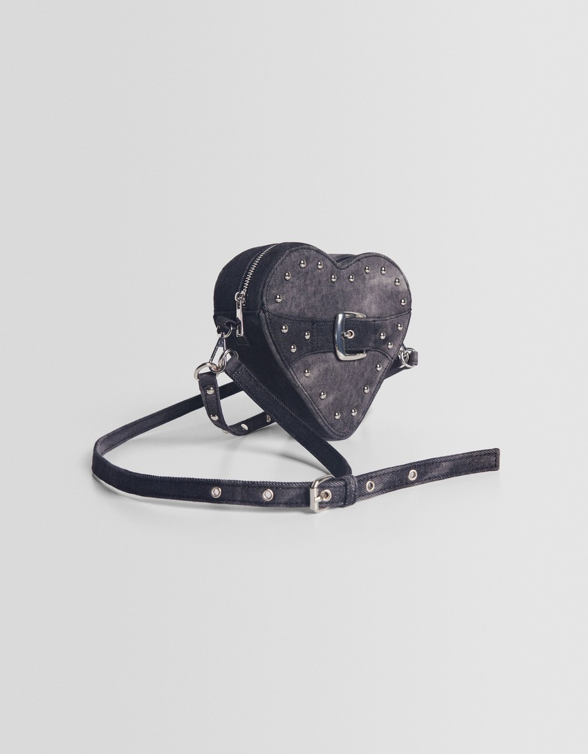 Bolsa transversal em jeans com estampa de coração