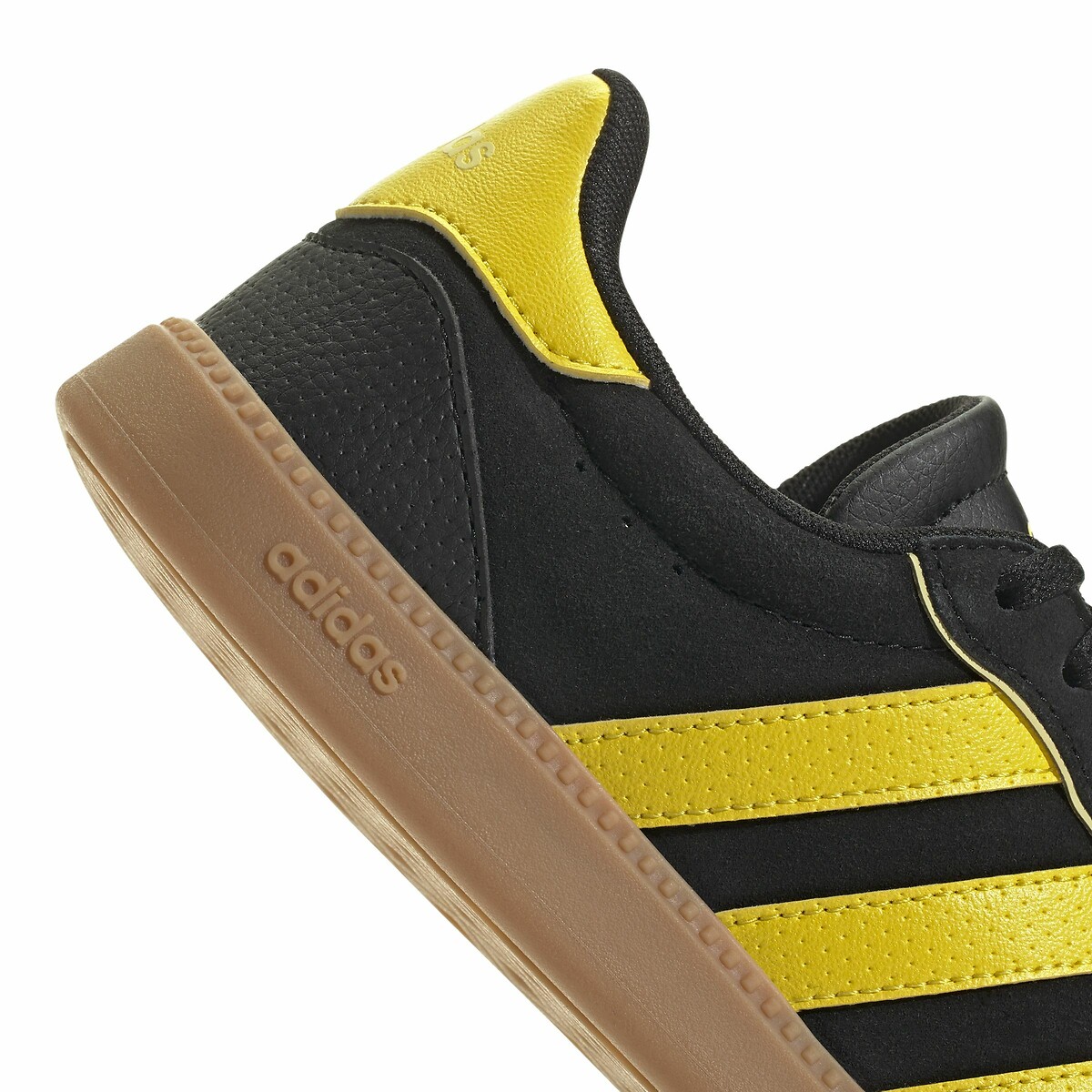 ADIDAS ROUPAS ESPORTIVAS<br>Tênis Breaknet Camurça Elegante