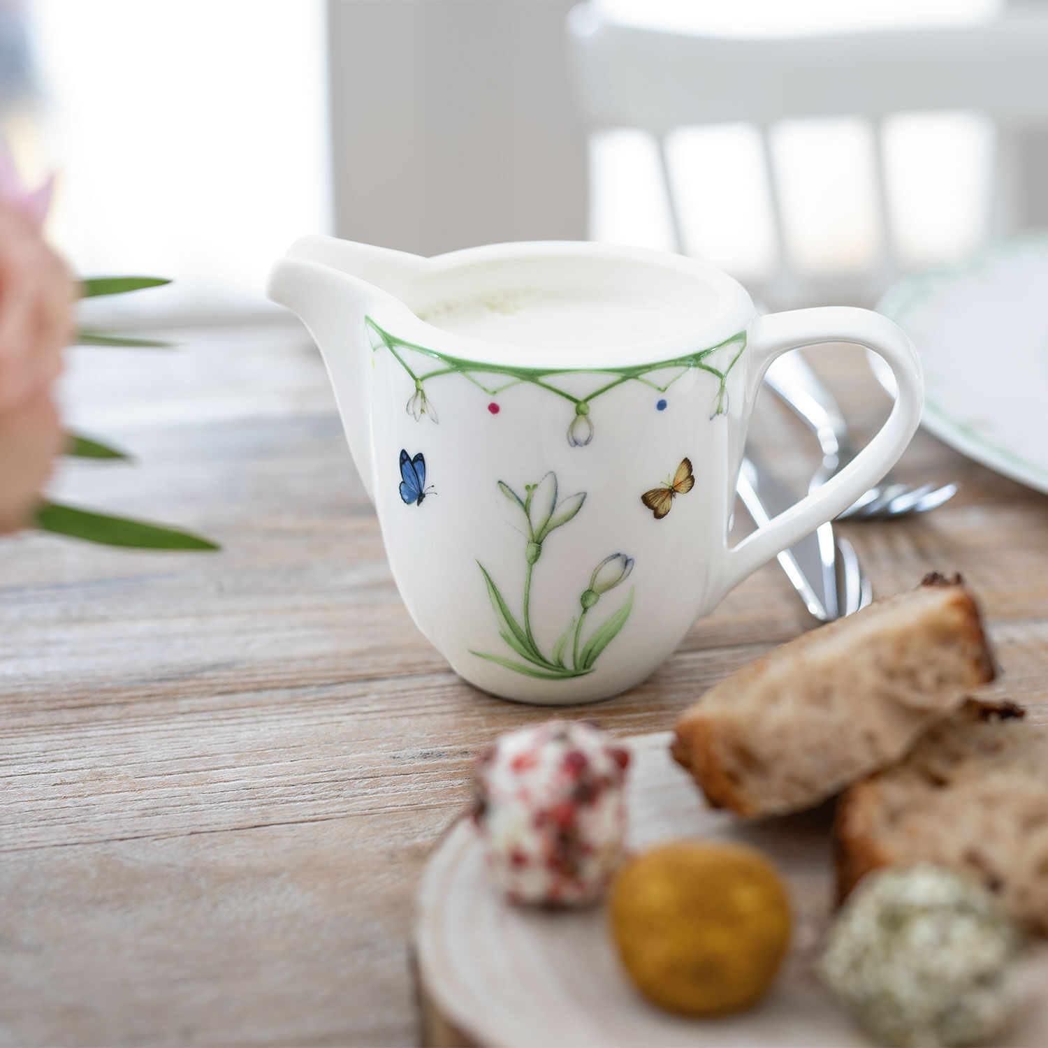 Colourful Spring Creamer Green, 7.2 oz, Premium Porcelain