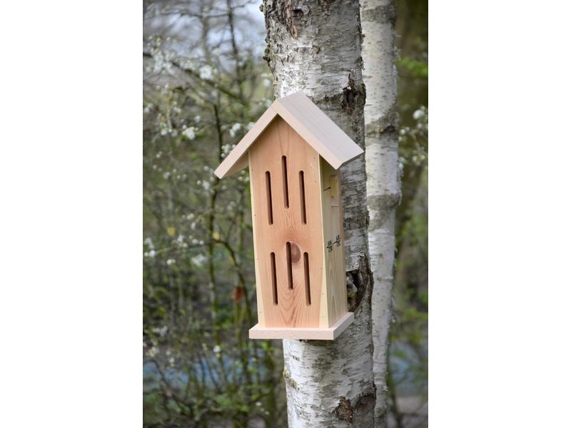 LUXUS-INSEKTENHOTELS Schmetterlingshaus Sonnenfalter Natur, Insektenhotel mit Standfuss