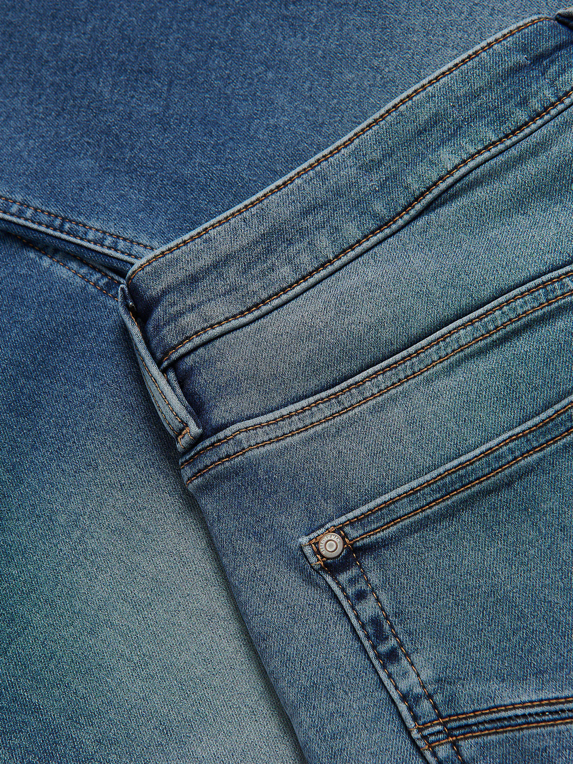 Jeans im Slim-Fit mit Wascheffekt