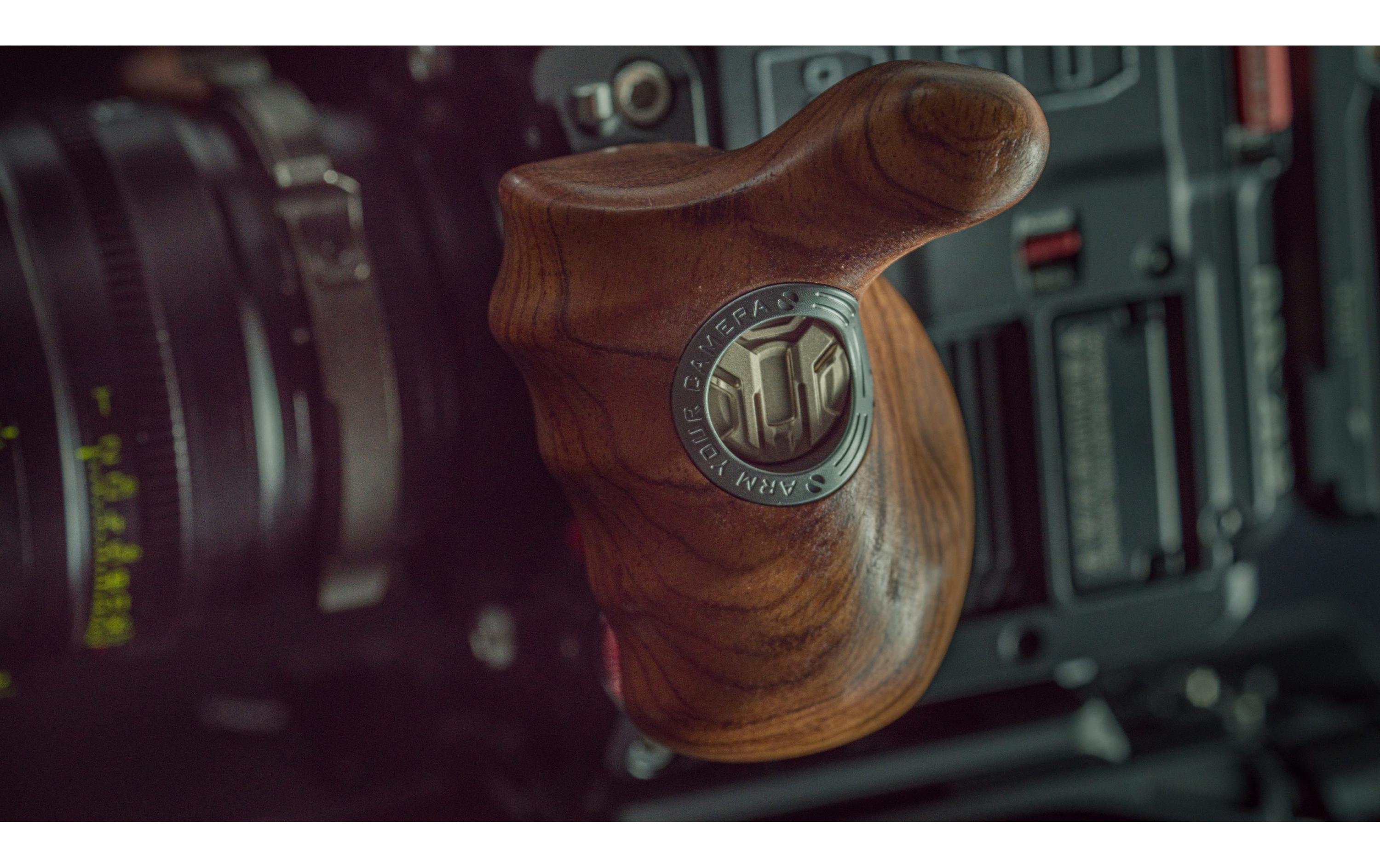 Advanced Left Side Wooden Handle Type XI<br>Ergonomischer Holzgriff für maximalen Komfort mit Anschluss 1/4-20 mit Fixierstiften