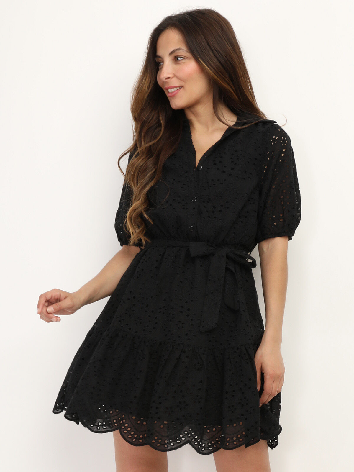 Robe à broderie anglaise et manches ballons- Noir