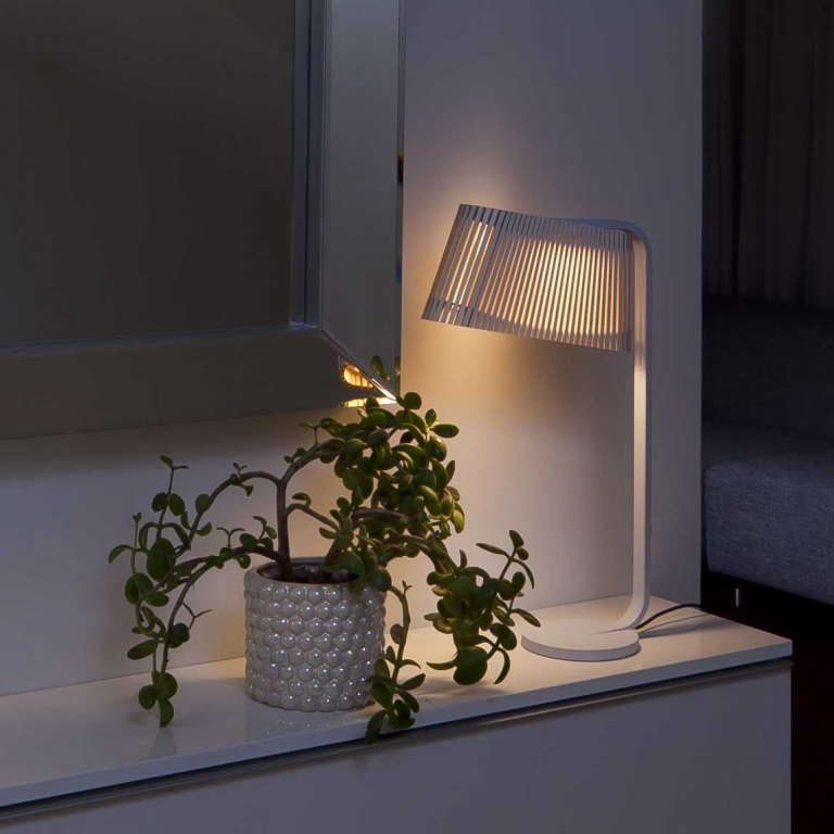 Secto Design Owalo 7020 tafellamp LED walnoot