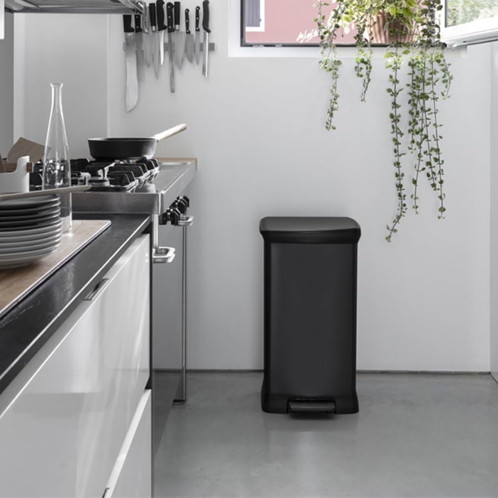 Curver - Poubelle à pédale 50 L, noir, couvercle et anneau pour sac : Cuisine et Maison