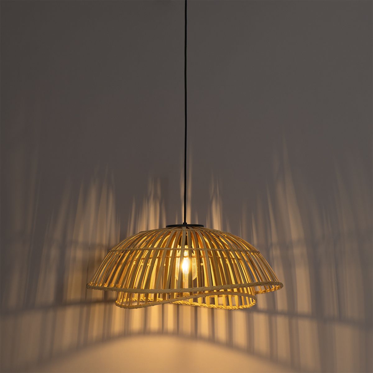 Oosterse hanglamp zwart met naturel bamboe 62 cm - Pua