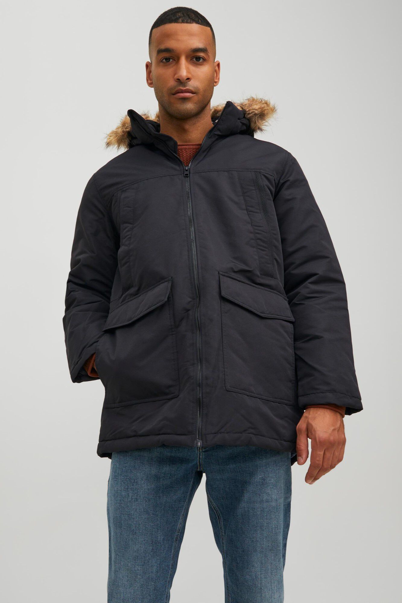 Parka com capuz de pele