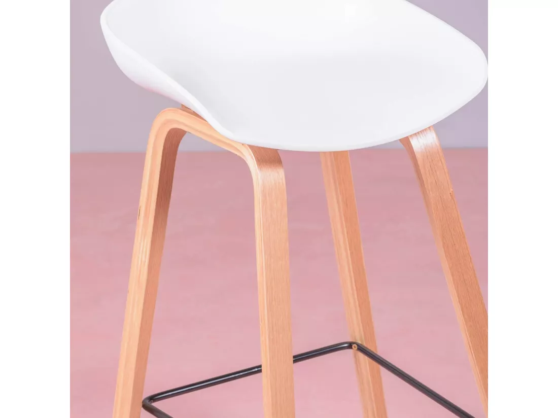 Tabouret nordique pieds en bois de hêtre (63cm) - Daxer - Blanc