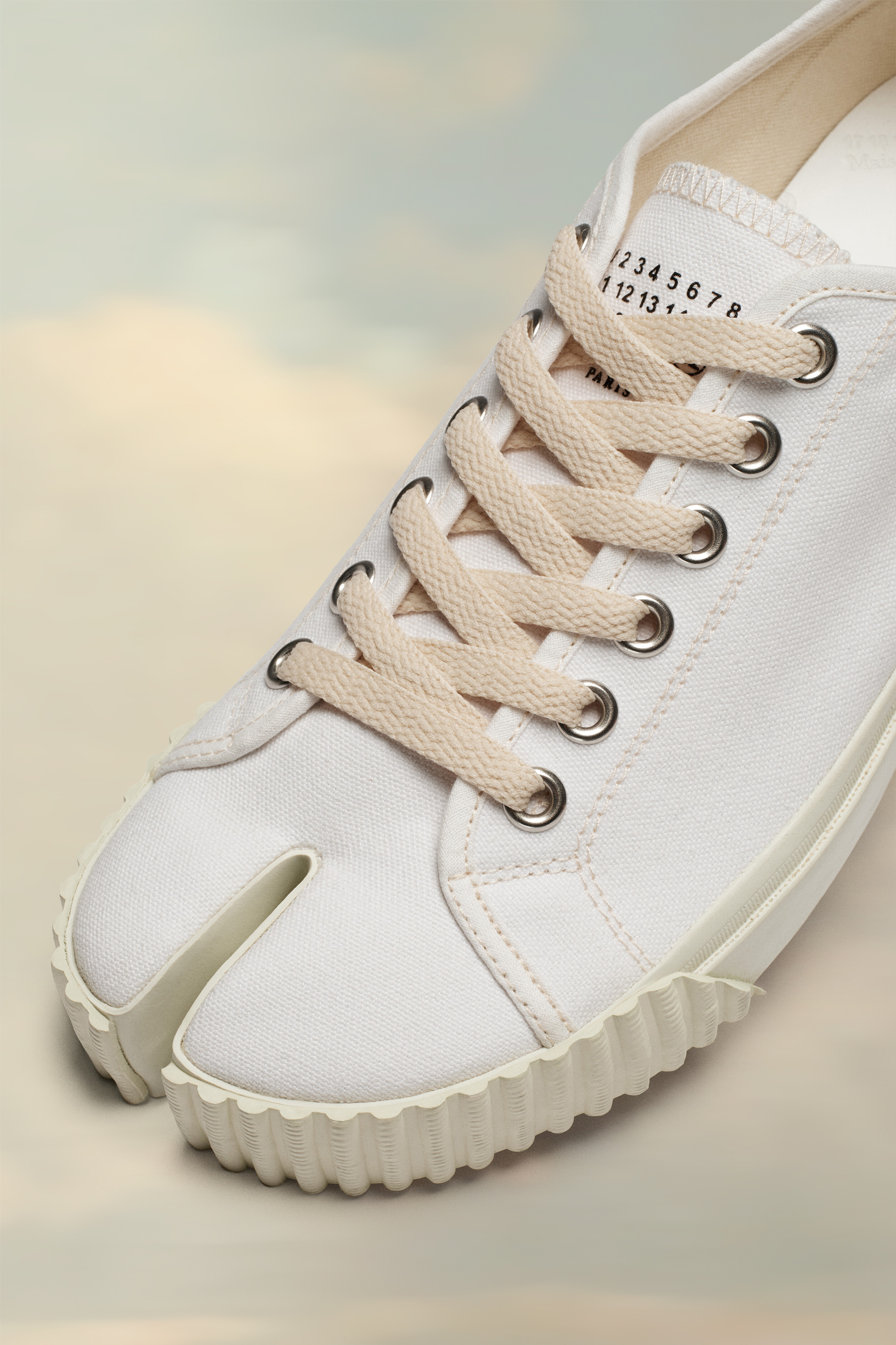 Sneakers Tabi blancs en coton pour femme Blanc