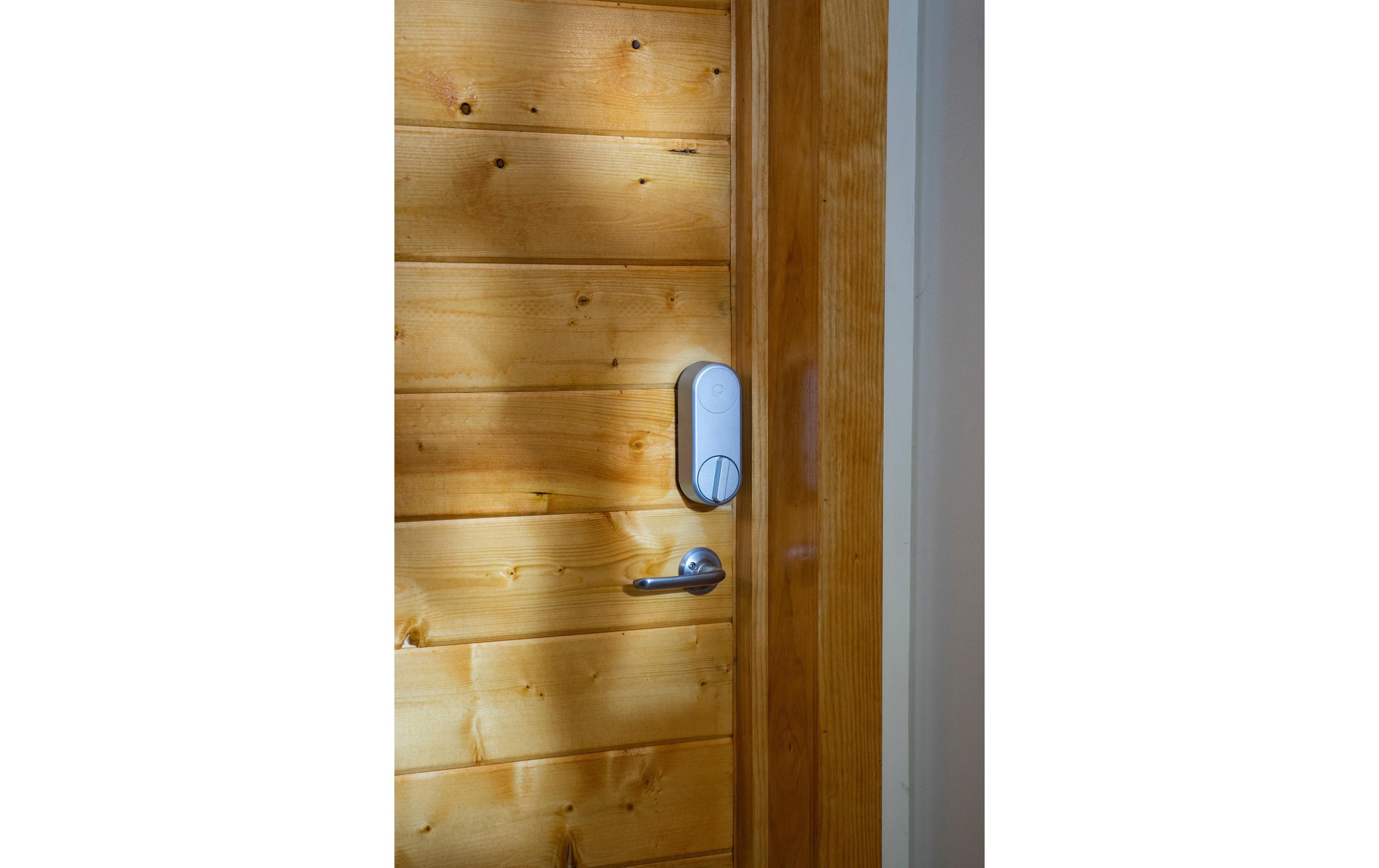 Linus Smart Lock, Silber EU, inkl. Bridge, Keypad, Zylinder<br>Smart Türschloss für 17 mm EURO Schlosszylinder