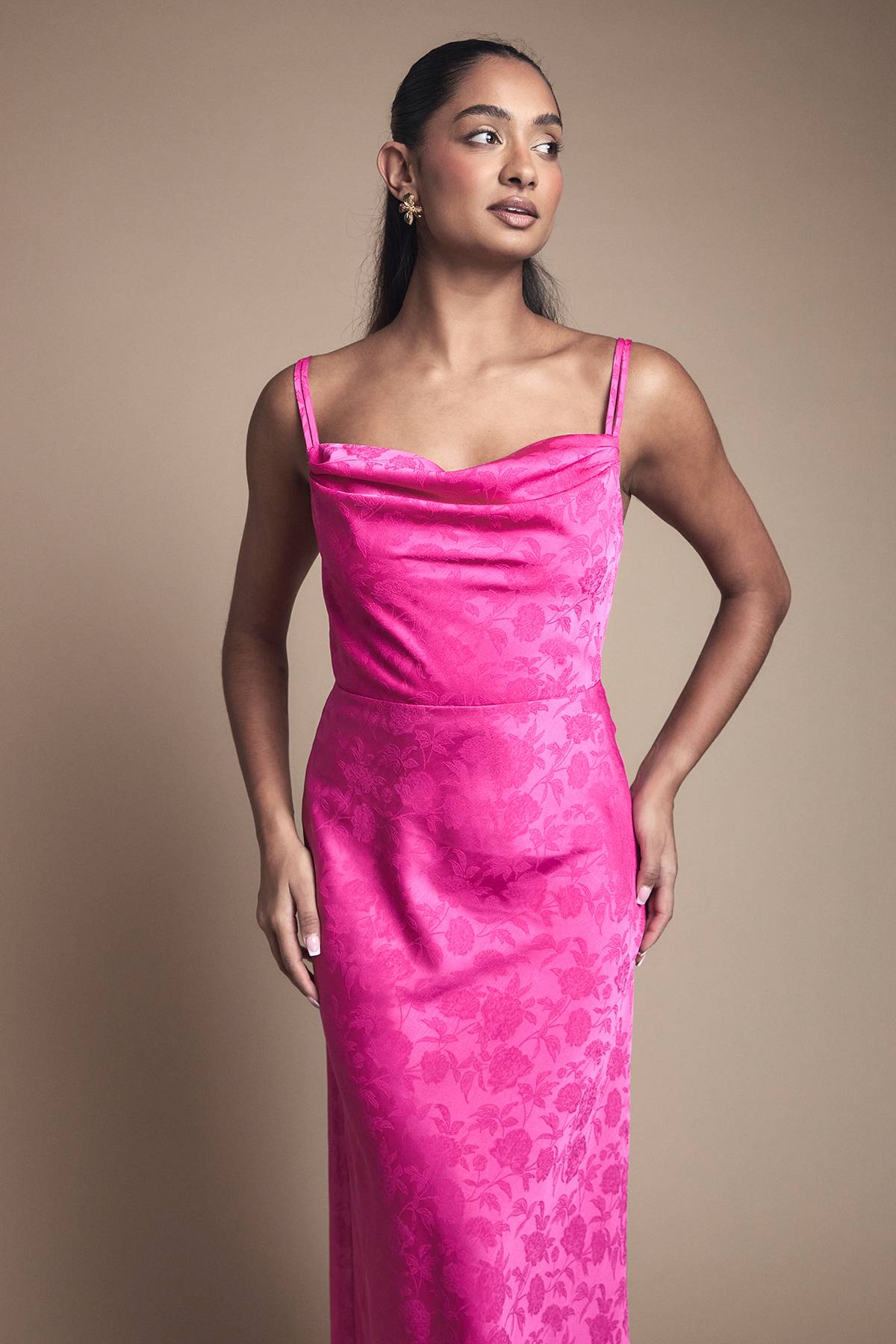 Oasis Robe De Demoiselle D'honneur En Satin Jacquard À Col Bénitier Et Doubles Bretelles
