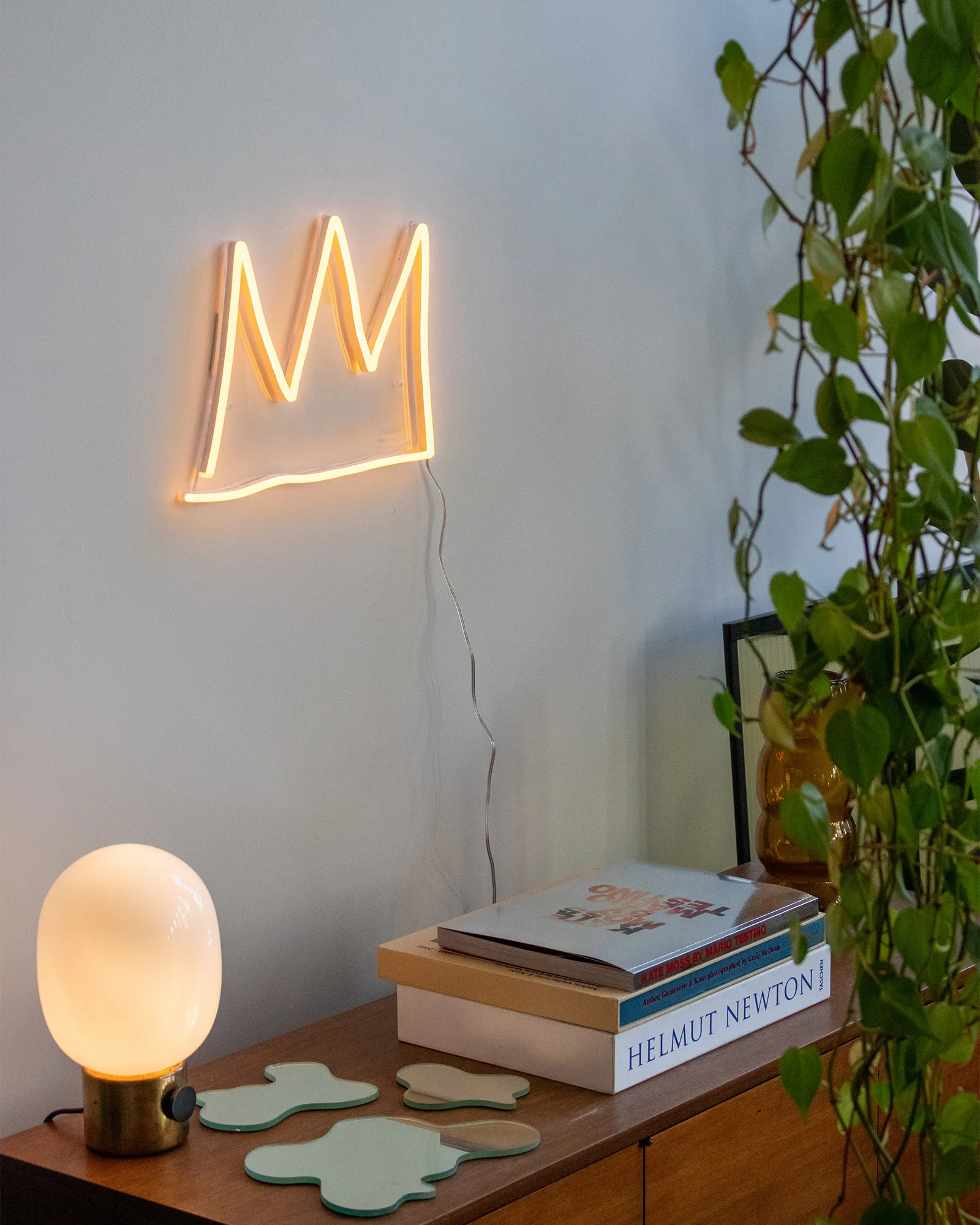 YELLOWPOP Jean Michel Basquiat Crown - EU PLUG