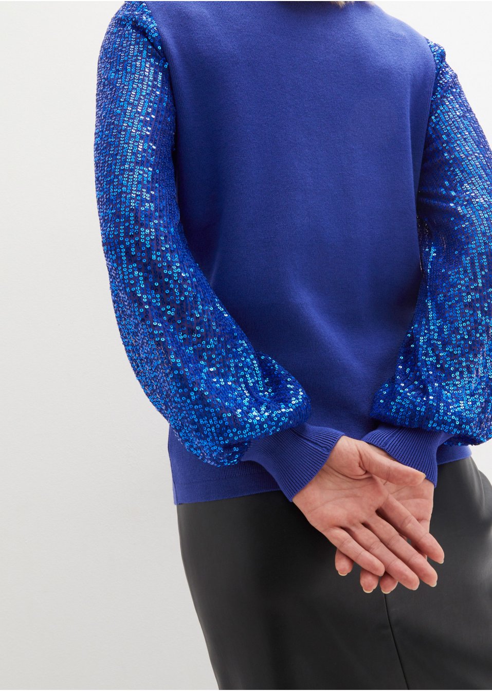 Pull avec manches pailletées