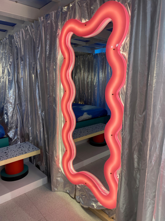 Seletti Supercurve Tall spiegel met verlichting large 185x90 roze