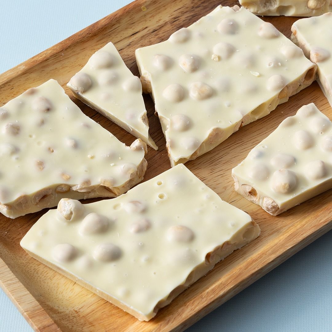 Chocolade hazelnoot breekplaat wit brokken