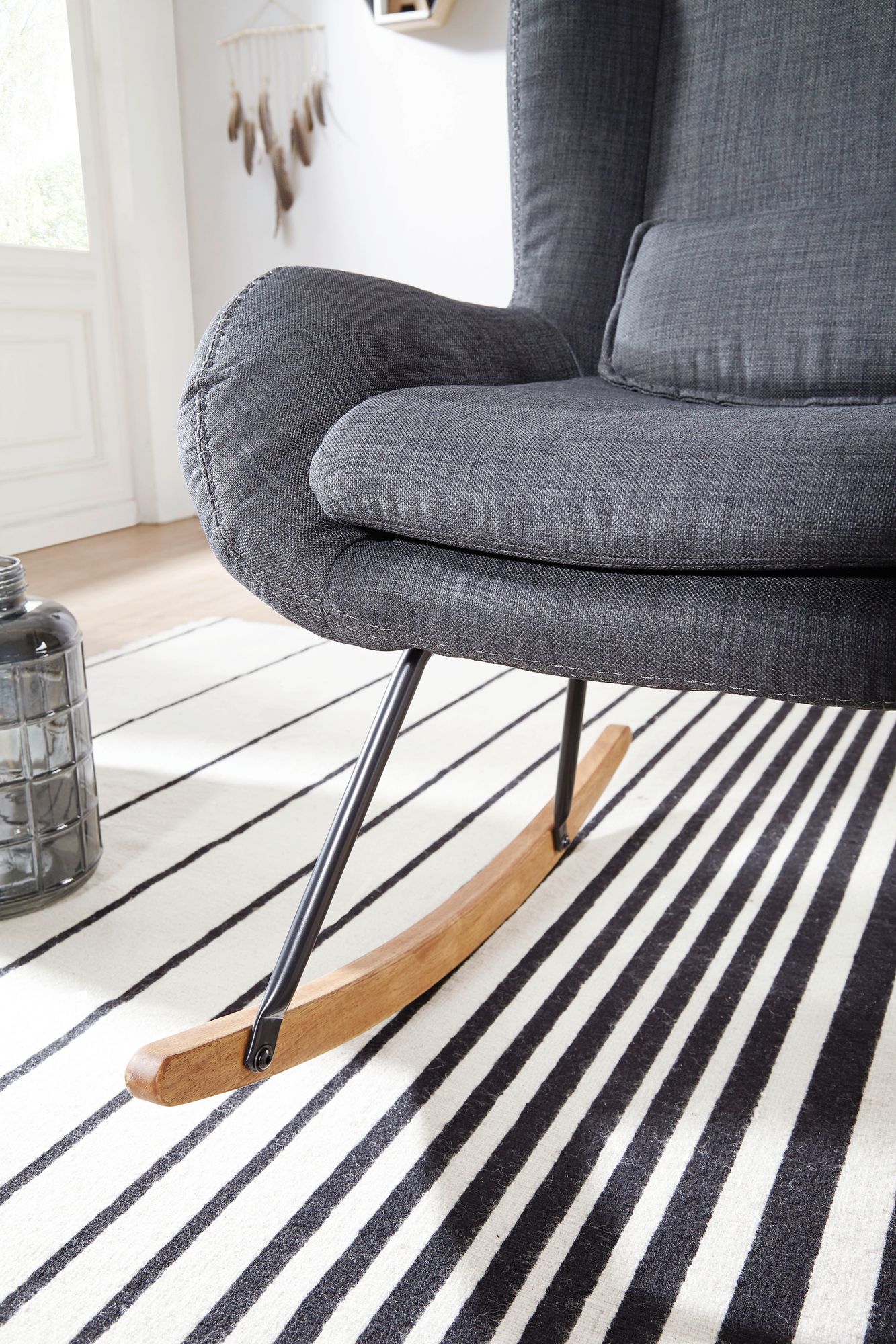 KADIMA DESIGN LAVANT Schaukelstuhl: Weiche Sitzschale, Wippfunktion, abnehmbare Polsterung, hohe Rückenlehne, Rubberwood, Grau/Blau/Anthrazit.