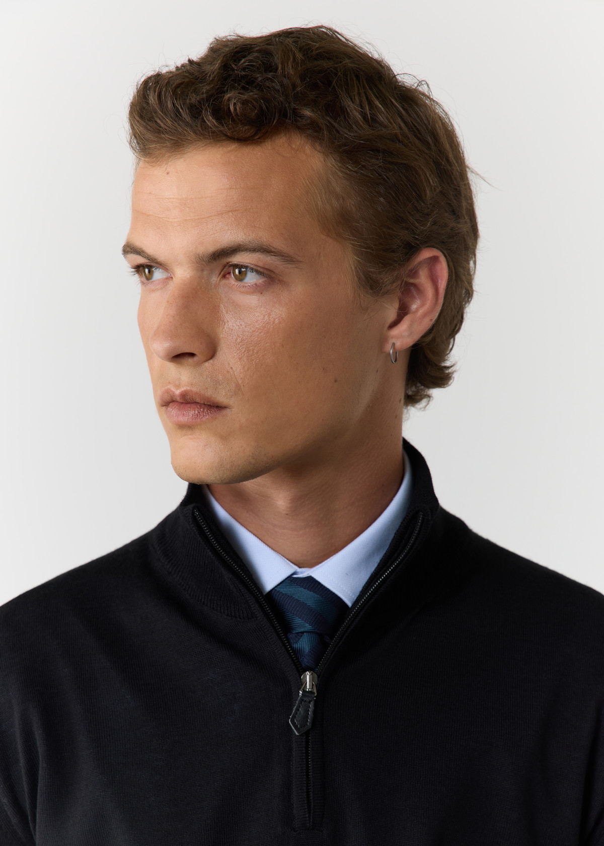 Pull col montant zippé en laine Mérinos mélangée unie noire