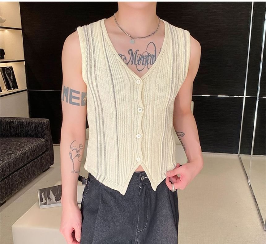 Omozando - Geribbeld tanktopje met V-hals en knoopjes