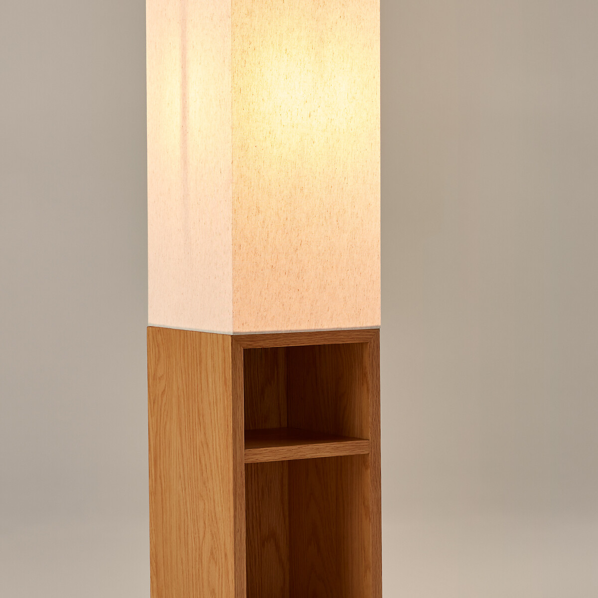 LA REDOUTE INTERIORS<br>Luminária de chão em MDF folheado a carvalho e linho, Archi