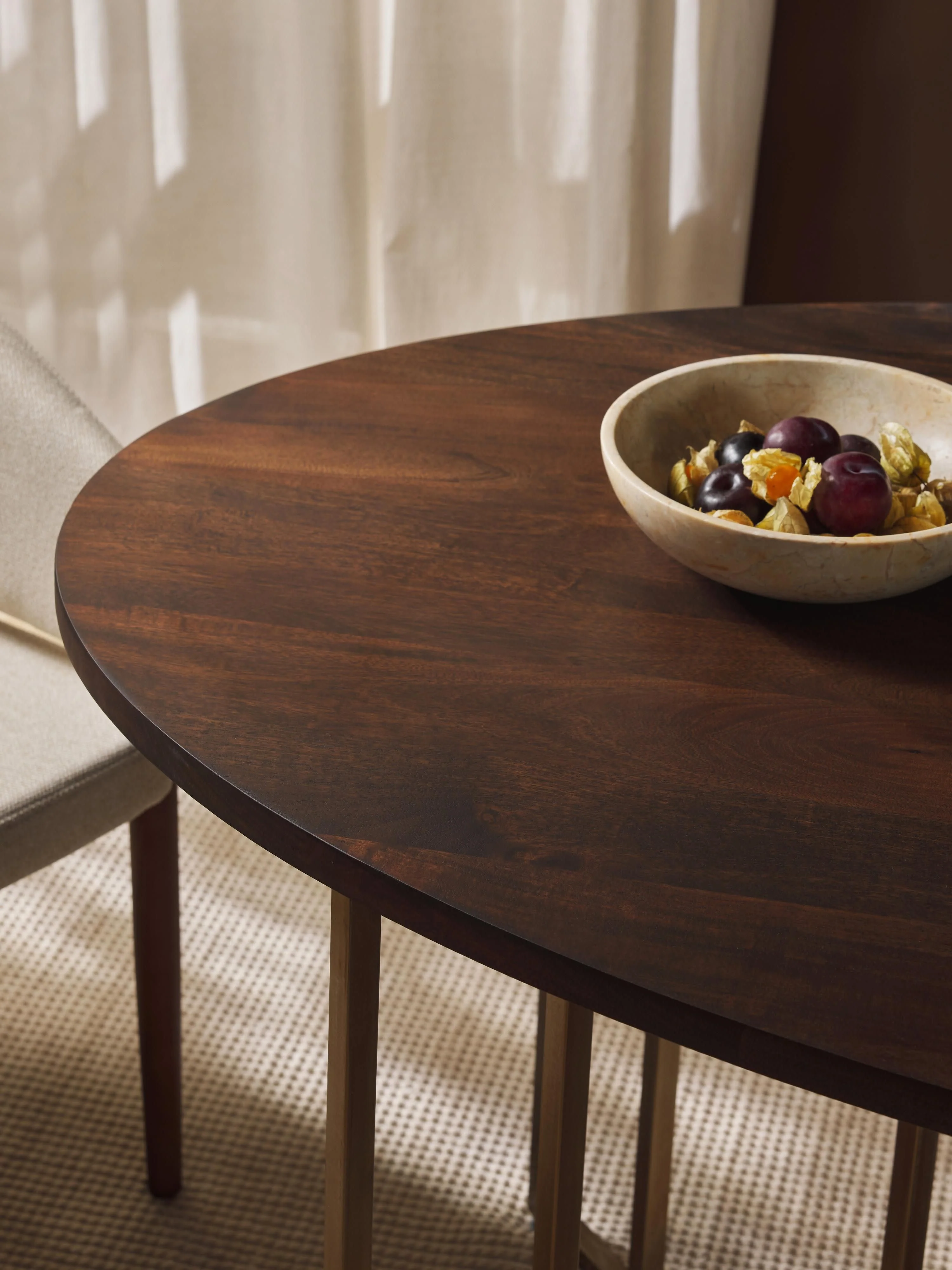 Ovale eettafel Luca van mangohout, in verschillende formaten