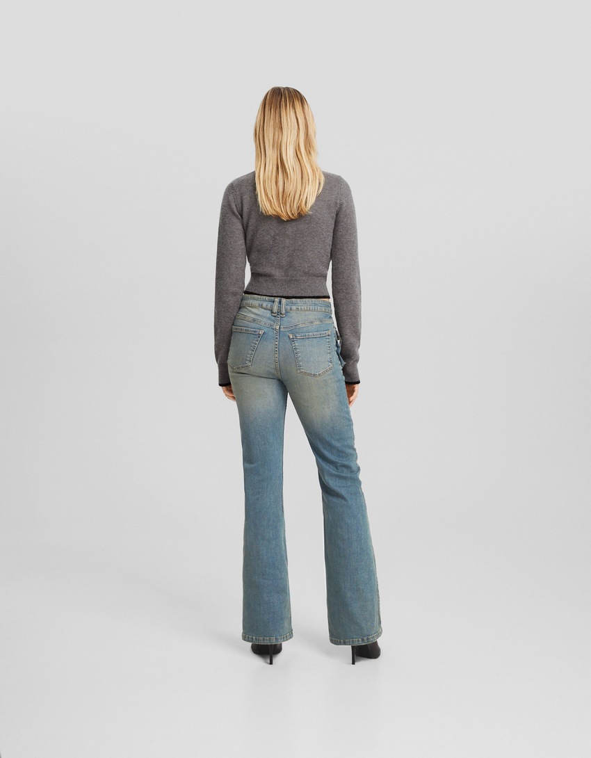 calça cargo boca de sino