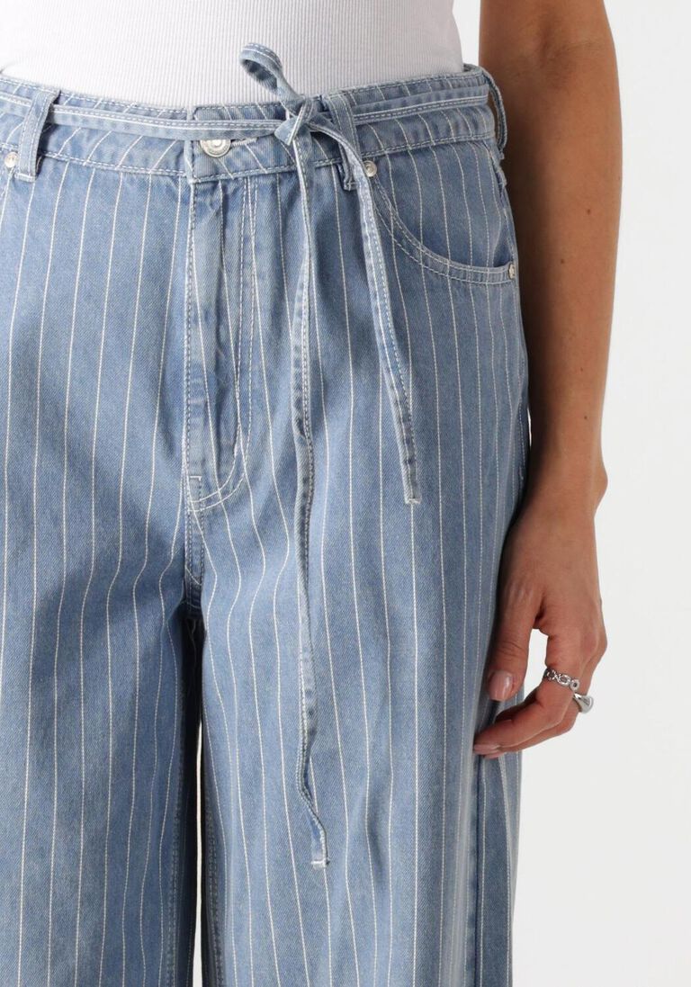 lichtblauwe second female straight leg jeans layne jeans