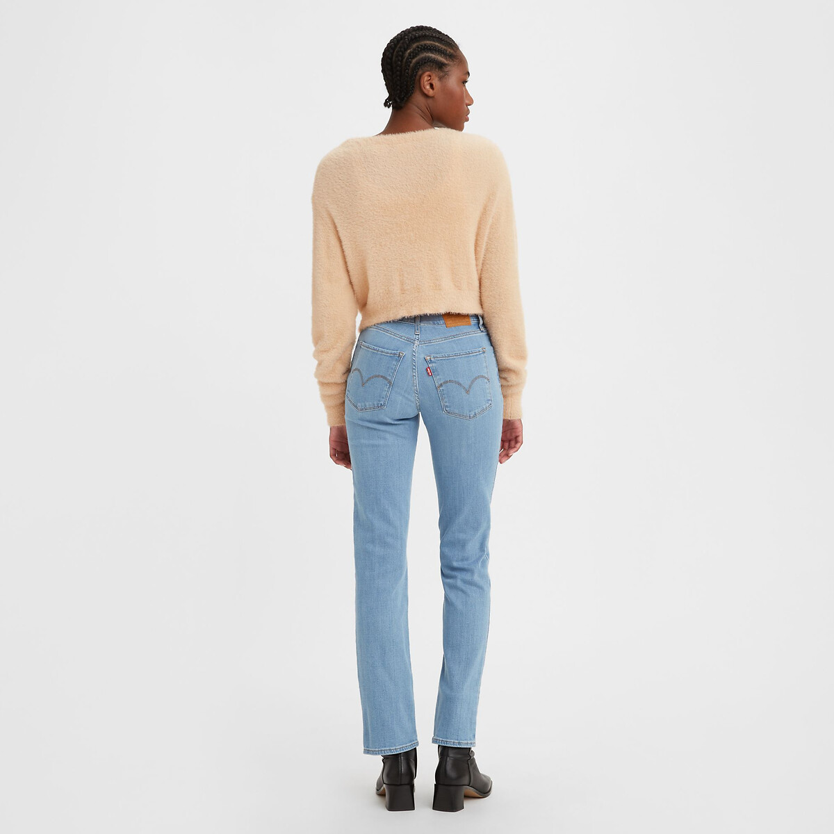 Calça jeans Levi's 724 de cintura alta e corte reto.