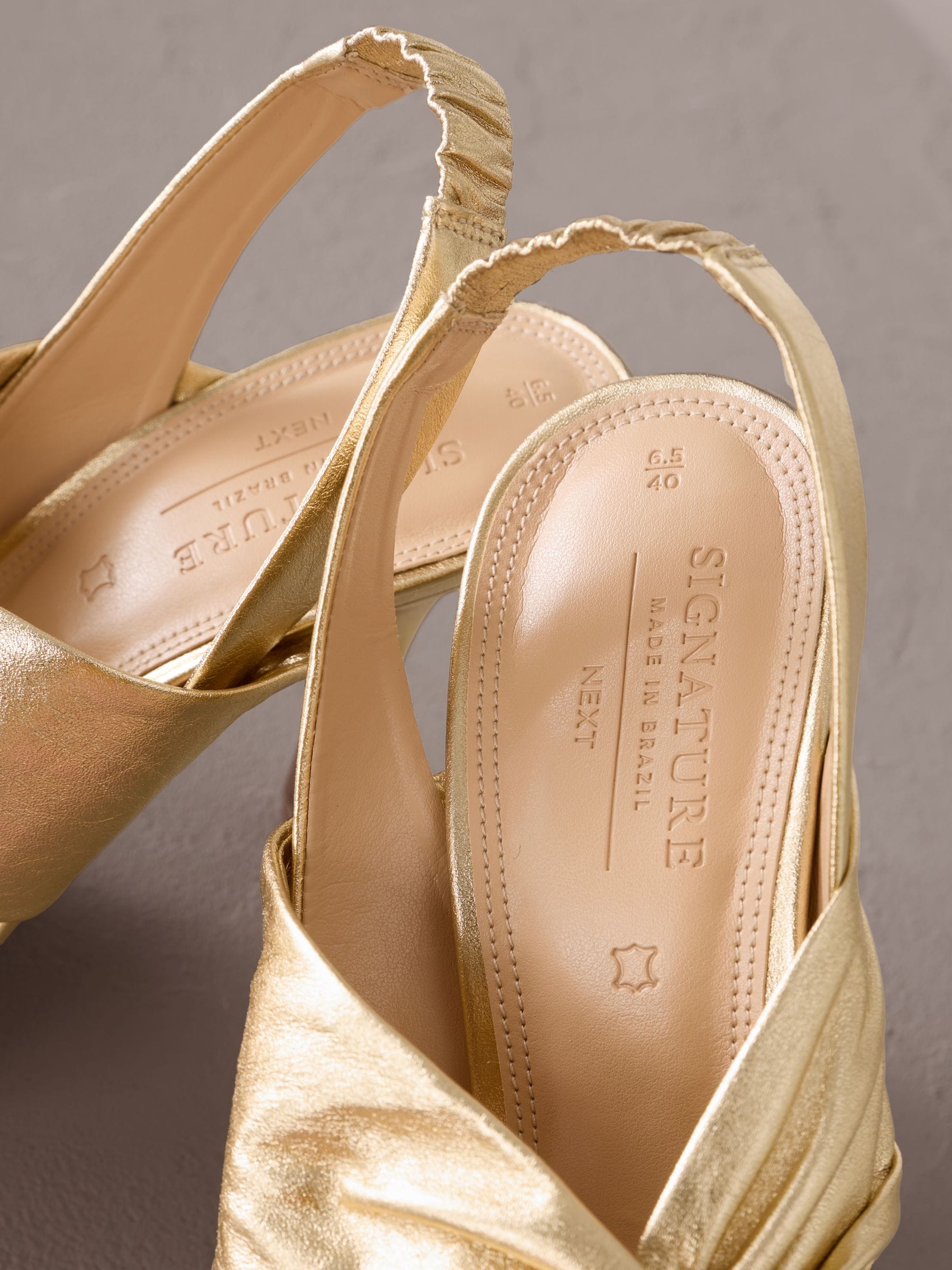 Goud - Signature Premium Leather Twist Heeled Sandals