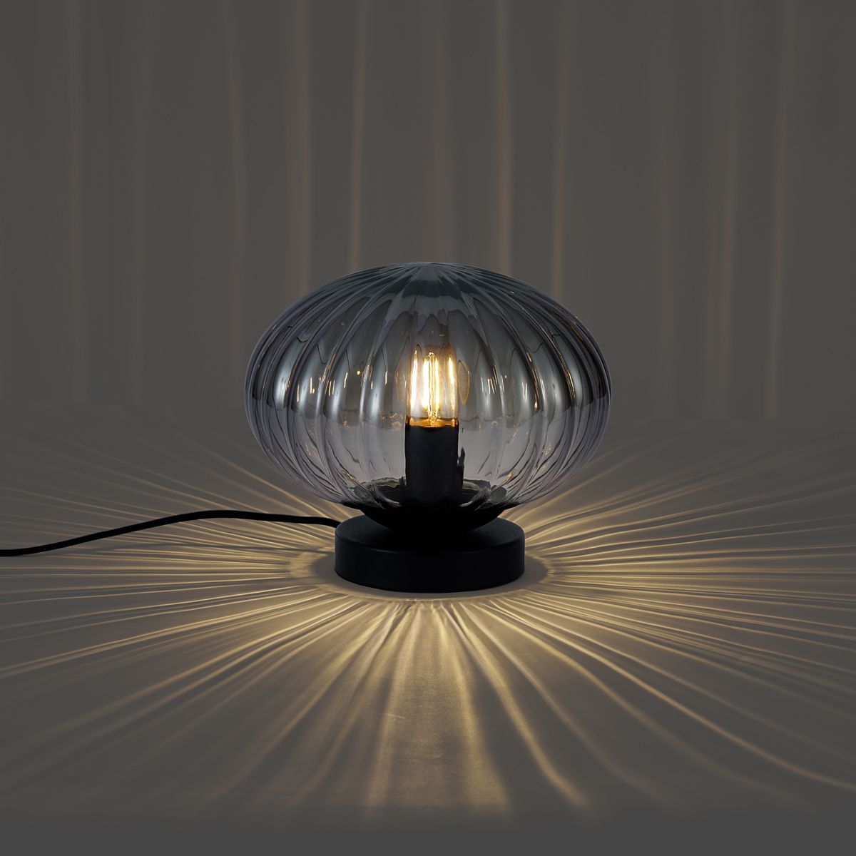 Design tafellamp zwart met smoke glas - Mochi