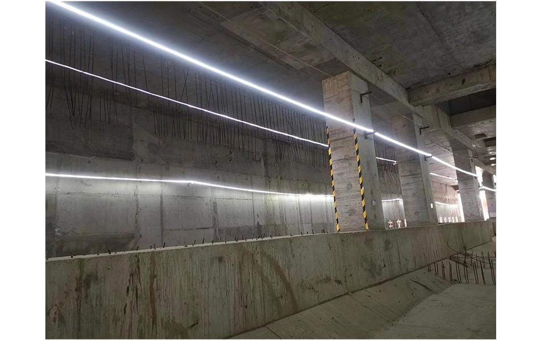 LED Schlauch Kabelrolle 15 m / IP 55<br>Für die Bauindustrie entwickelt
