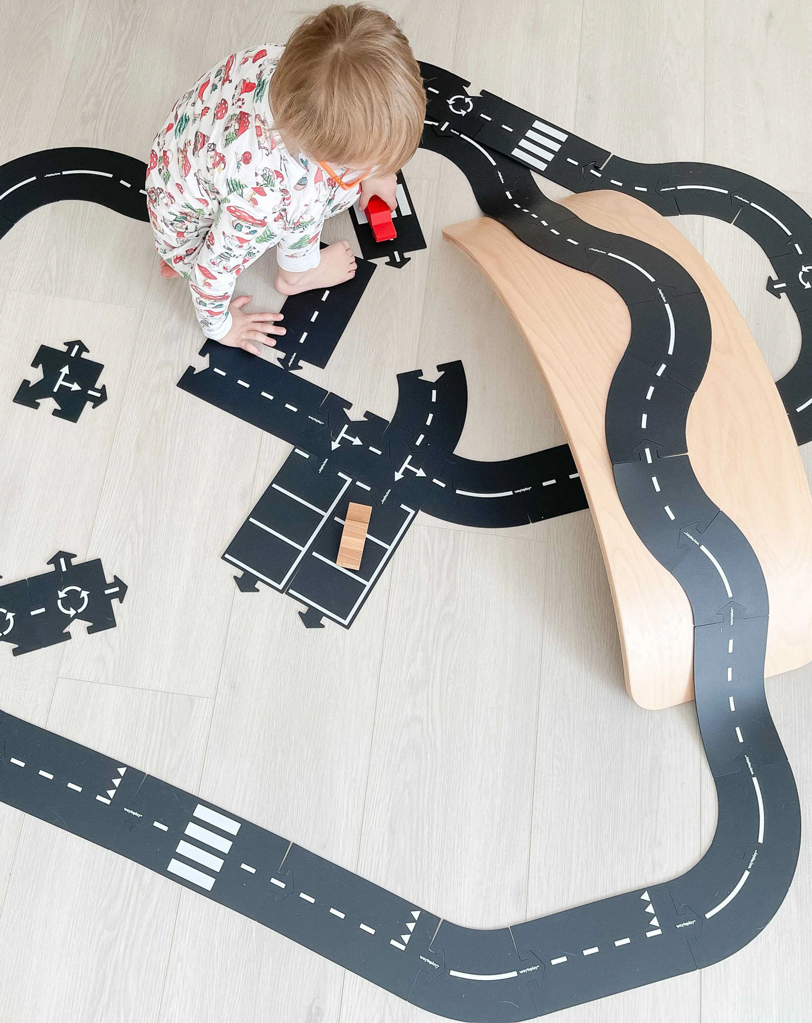 Spielstraßen-Set KING OF THE ROAD - CAR EDITION 42-teilig