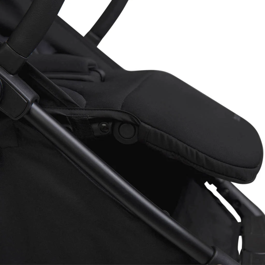 Beatle compact stroller black