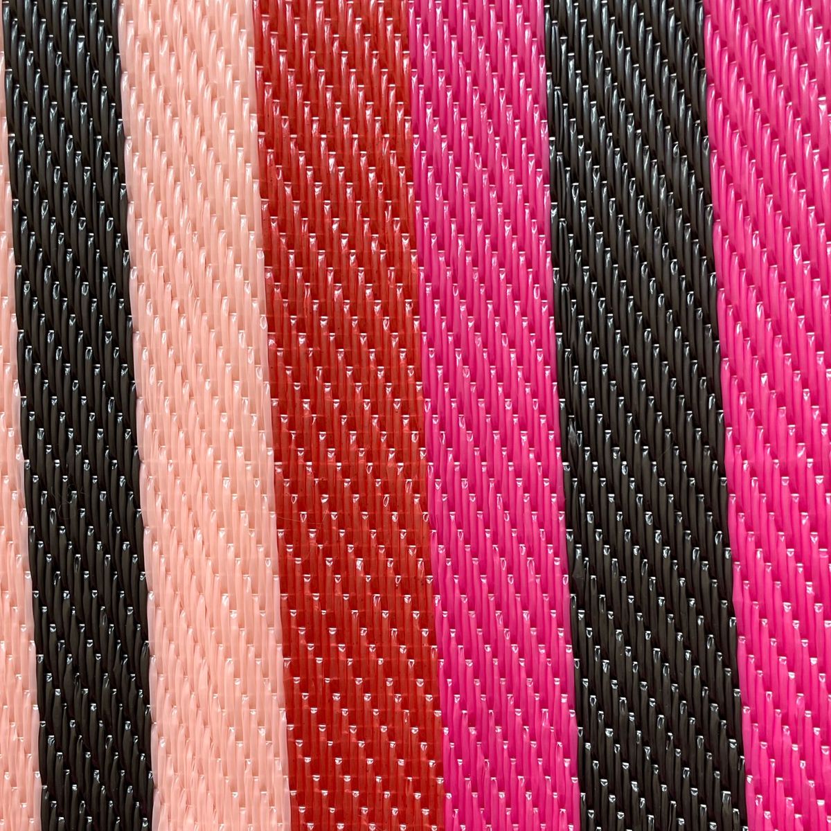 Tapis d'extérieur à rayures roses et noires -120x180 Pondie Chérie