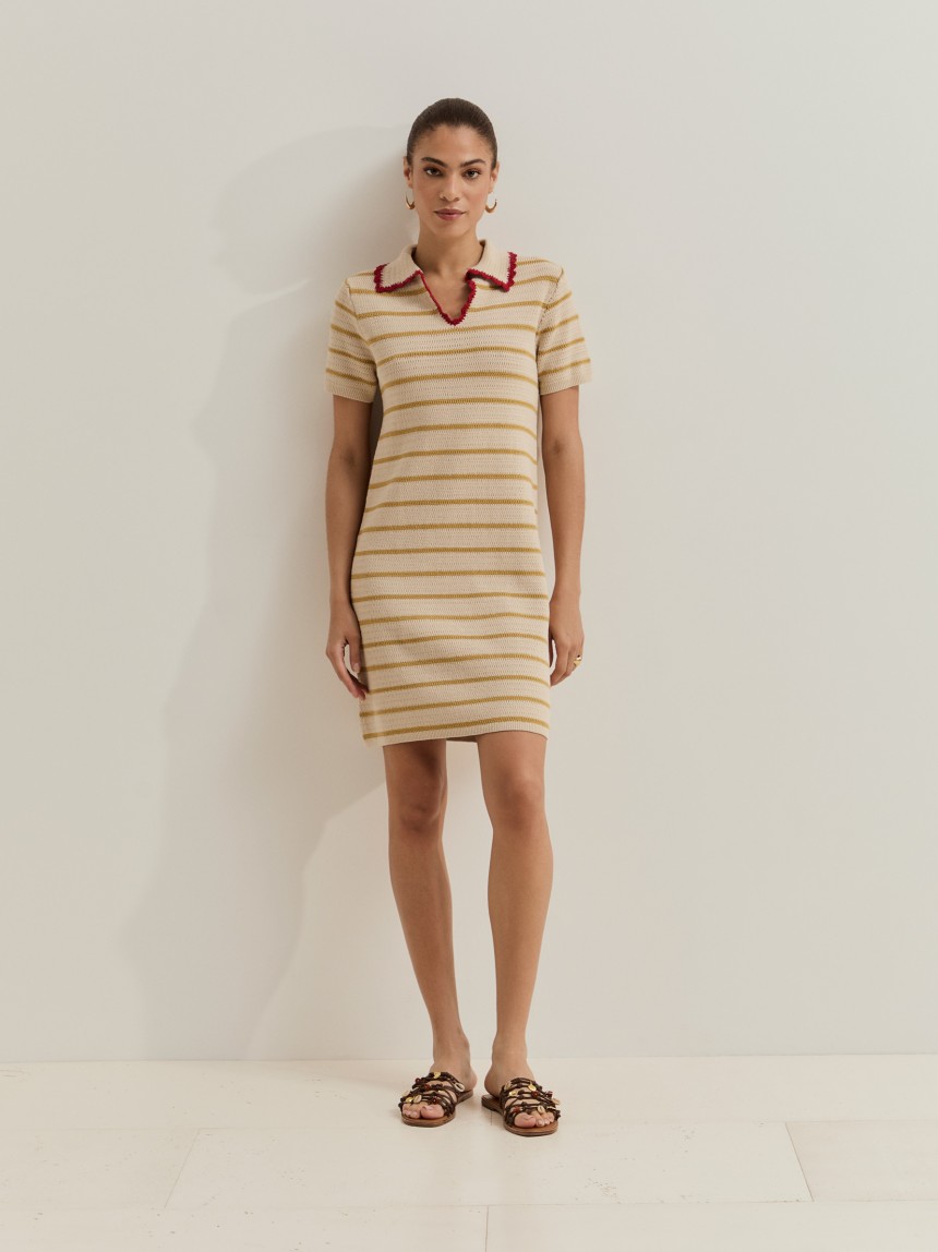 Vestido em malha às riscas