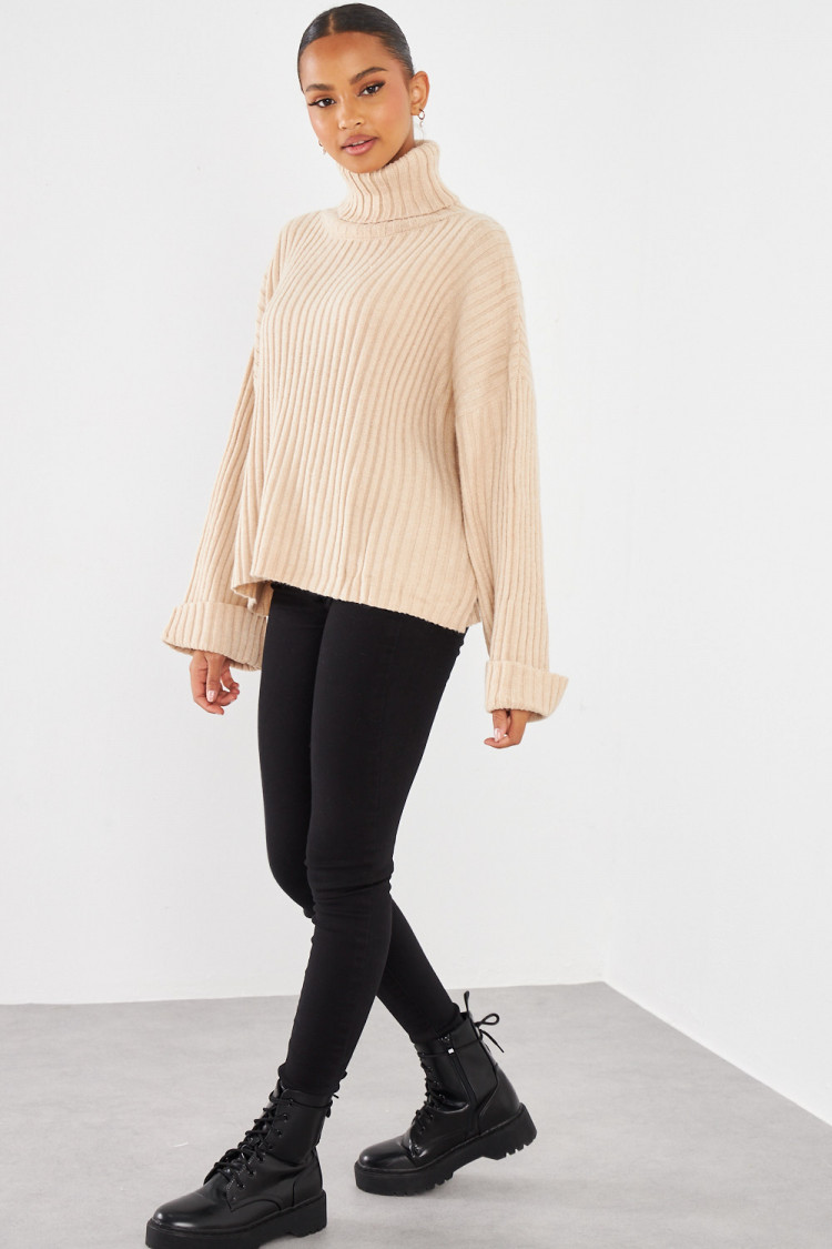 Pull côtelé à col roulé beige