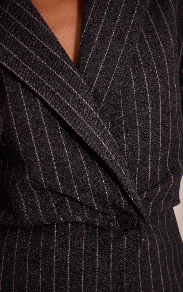 Charbon Blazer Coordonné Grande Taille À Fines Rayures Brossées Avec Taille Cintrée