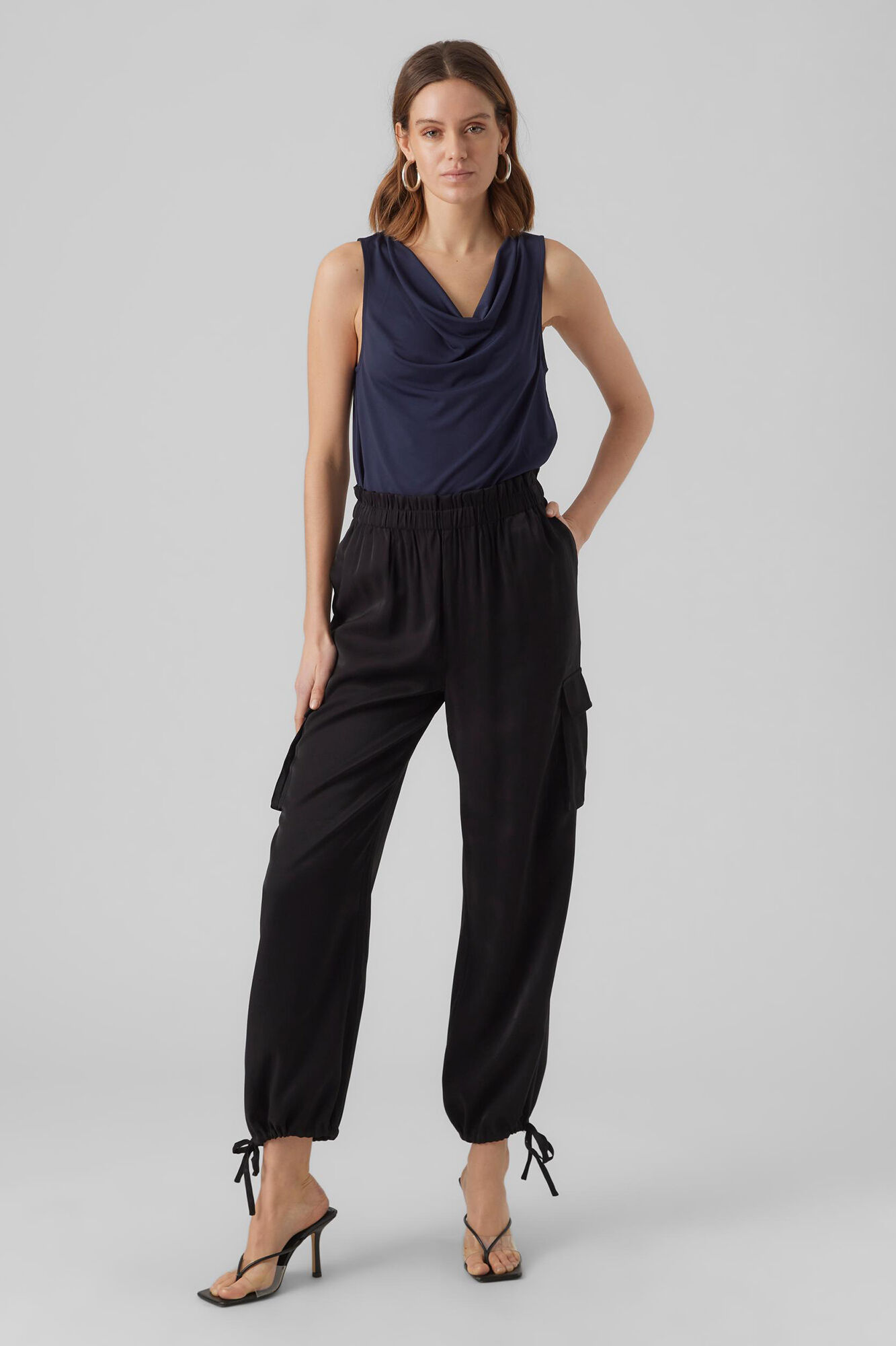 Blusa sem mangas com decote redondo - Azul marinho